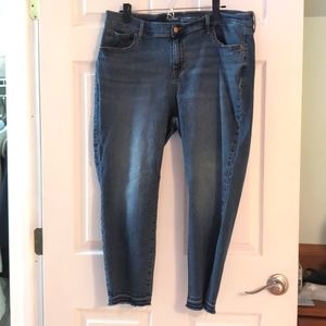 Old Navy raw hem ankle jeans
